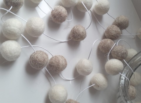 white beige garland scandinavian design minimalistic design